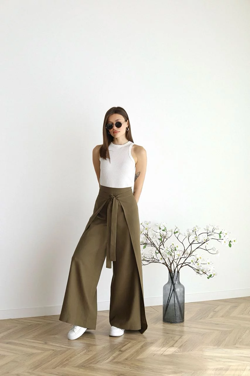 Isolde | Wide-Crop Linen Trousers